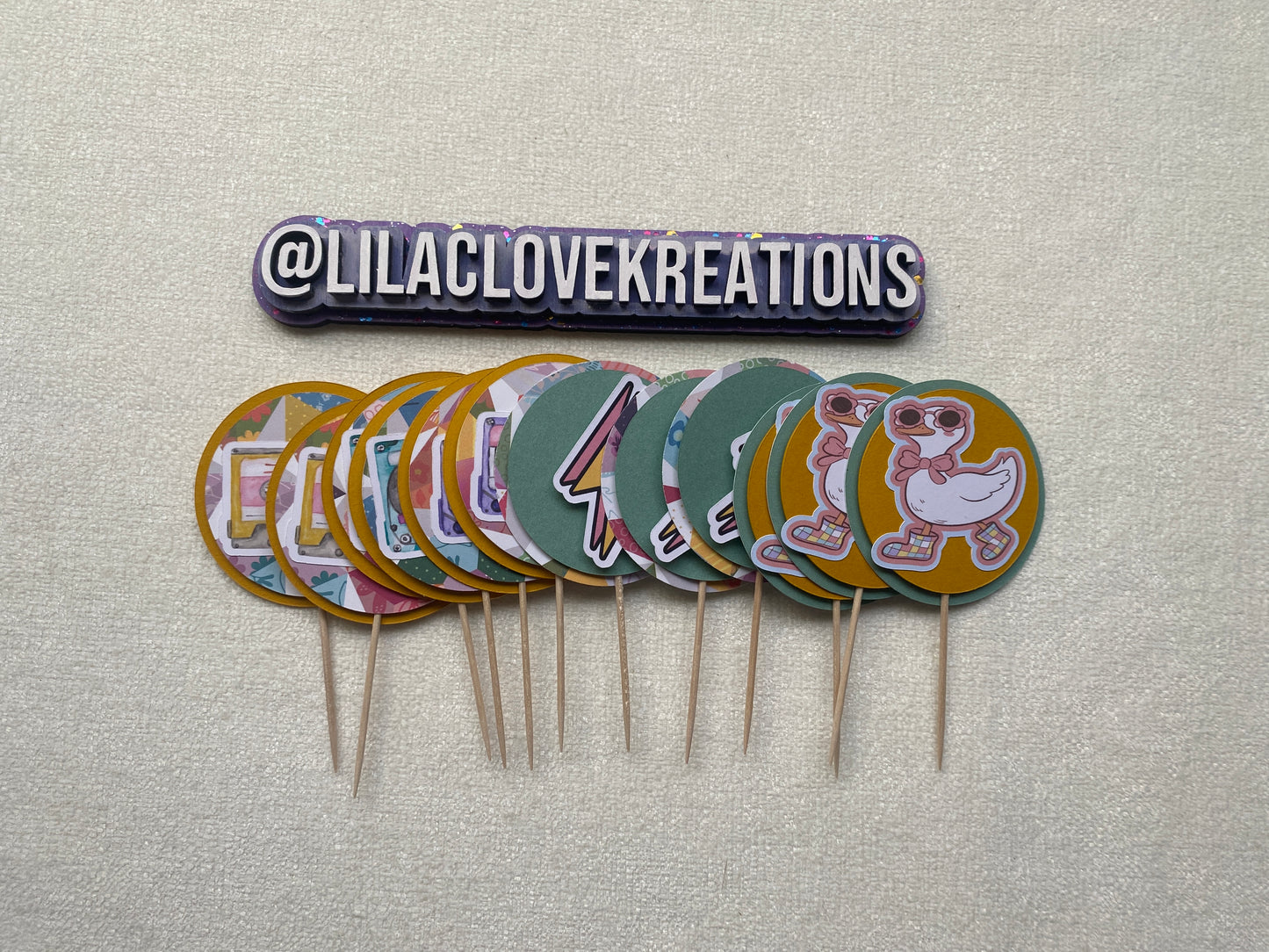 RETRO GOOSE CUPCAKE TOPPERS